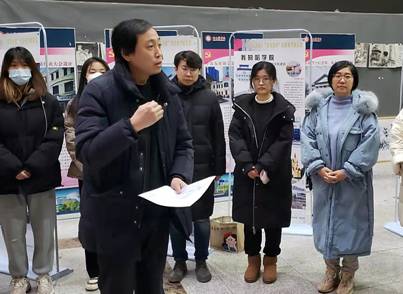 展览开幕式照片/董春阳介绍.jpg
