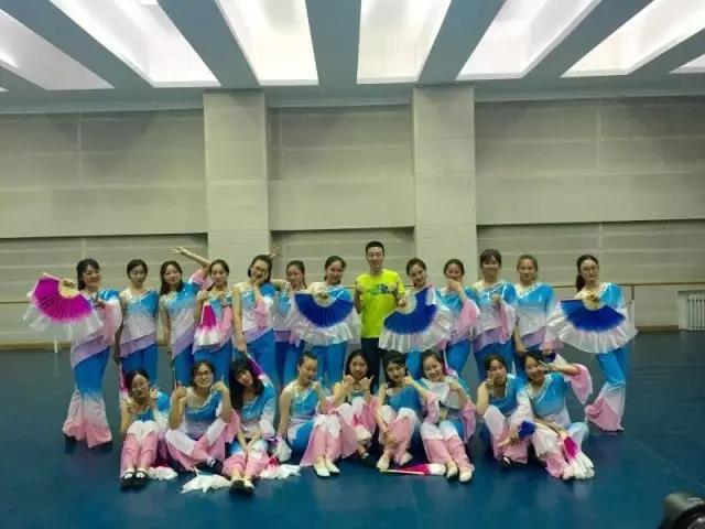 哈尔滨学院大学生舞蹈团