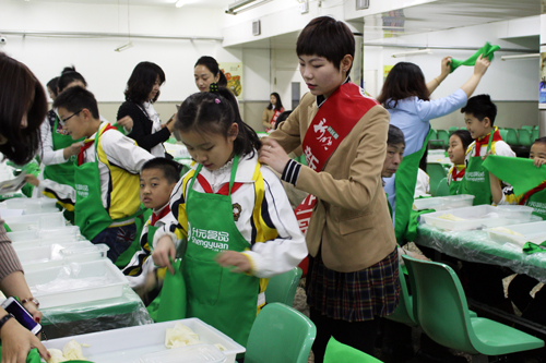 教育科学学院于继红小学开展志愿服务活动-哈