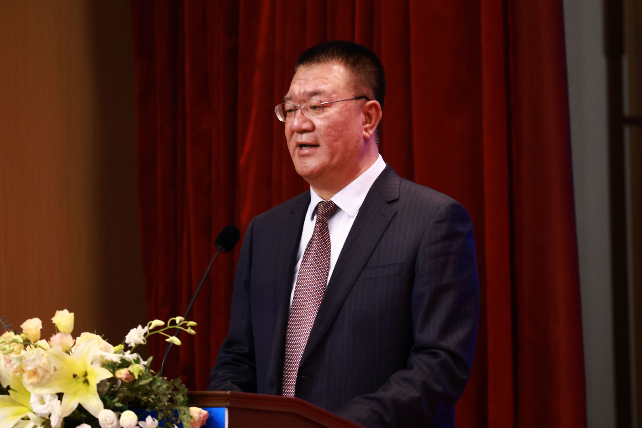 麻中新：与时代同行 谱峥嵘华章