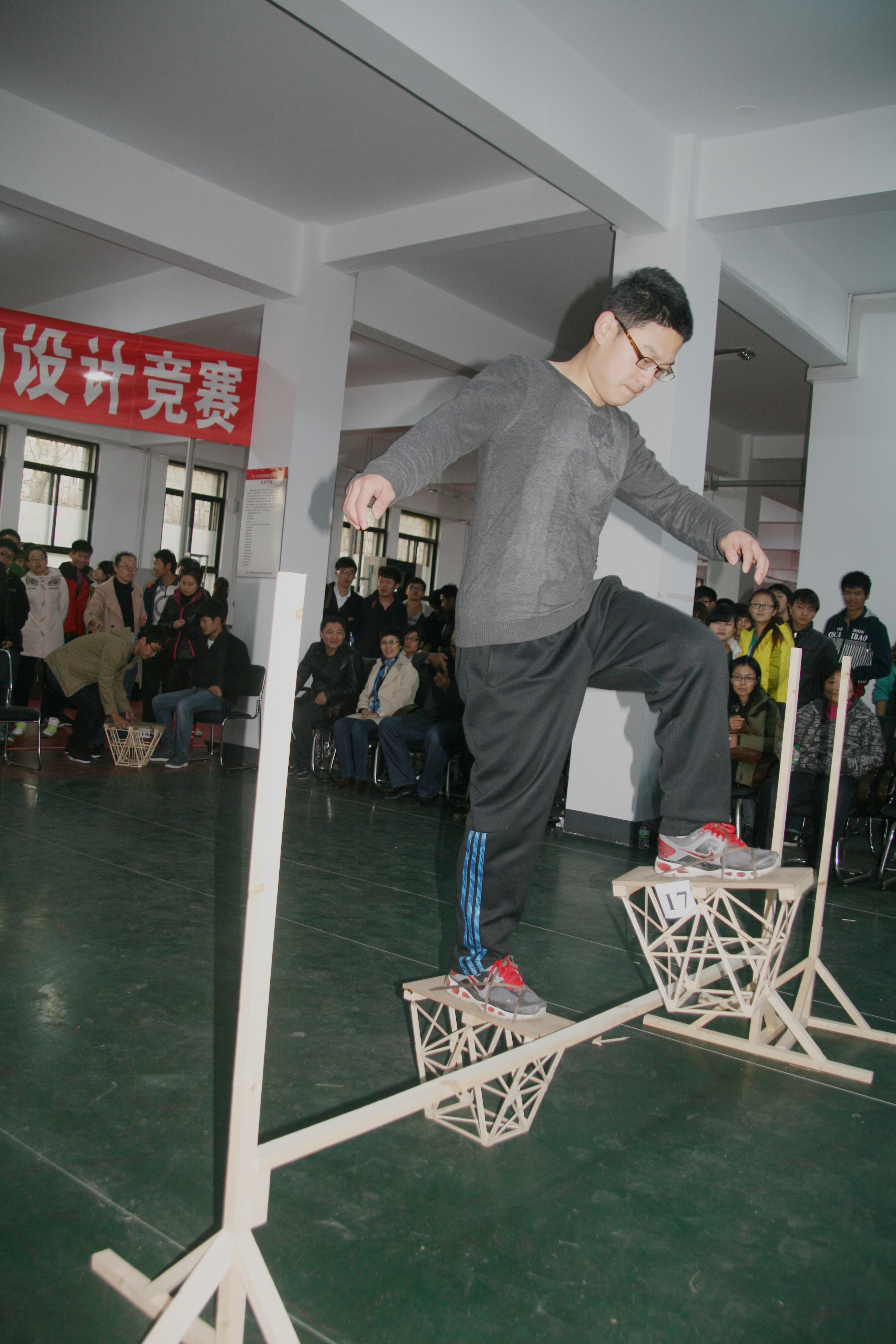 工学院第六届大学生结构设计竞赛圆满落下帷幕