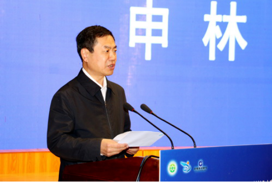 省委高校工委副书记申林在会上讲话