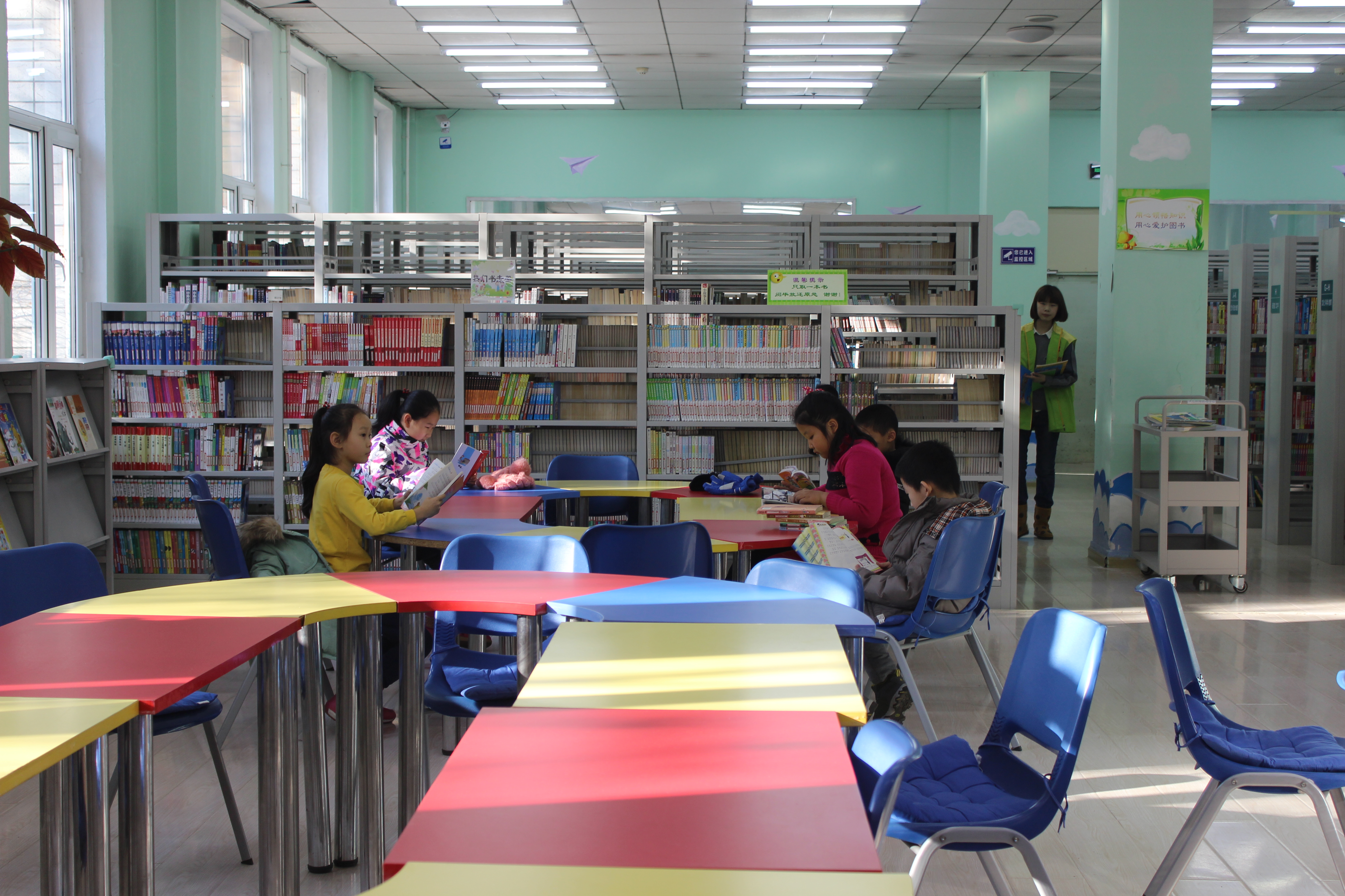 教育科学学院青年志愿者协会赴哈尔滨市图书馆开展志愿服务活动