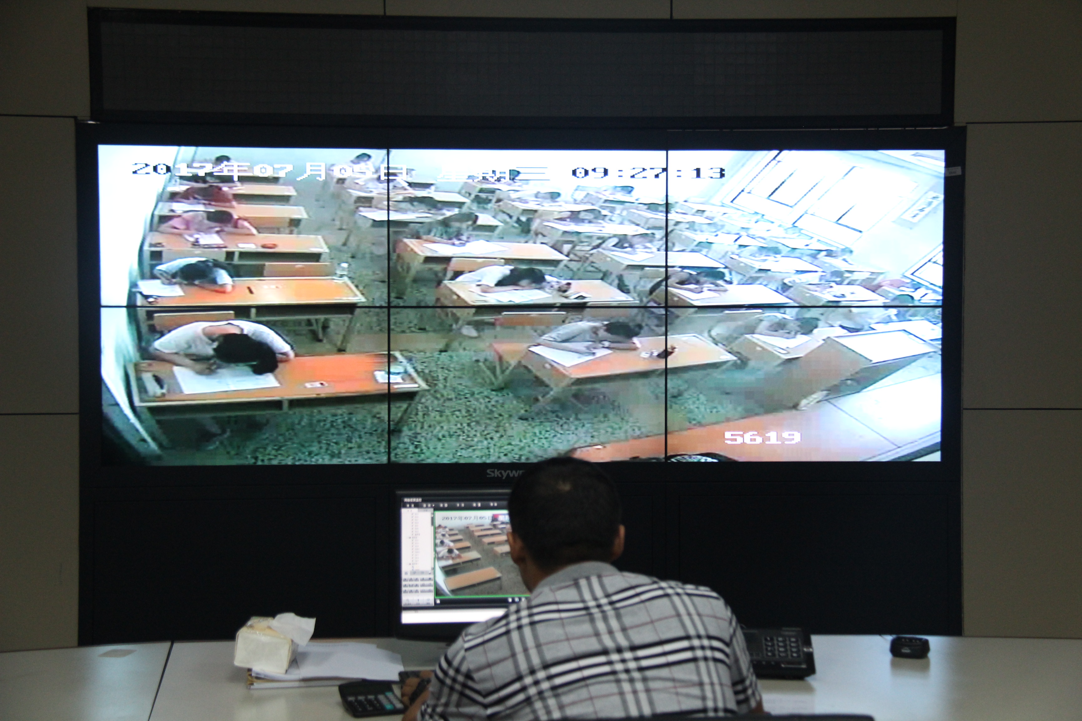 自觉遵规守纪 树立考试新风----——我校设立"诚信考场"试点-哈尔滨学