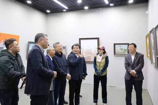 http://www.hrbu.edu.cn/__local/9/E3/FC/68C702705B7EC188DC19F8A2B11_1F2AD45A_BECE.jpg